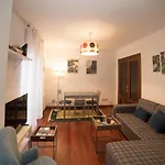 Apartamento en Cimadevilla junto al Puerto Deportivo