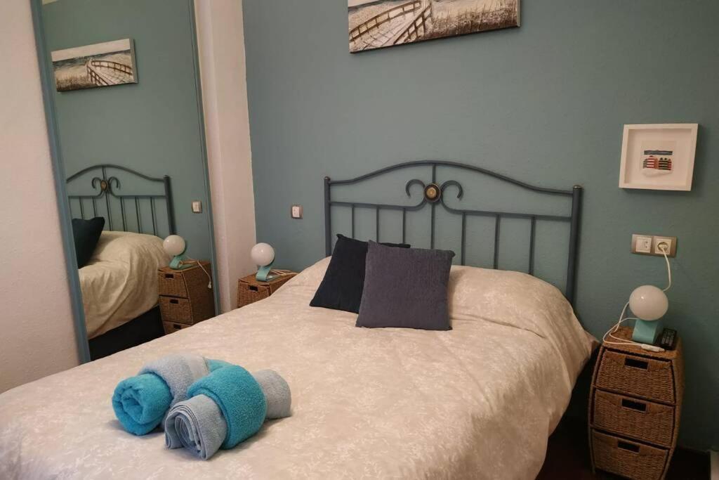 Apartamento En Cimadevilla Junto Al Puerto Deportivo *